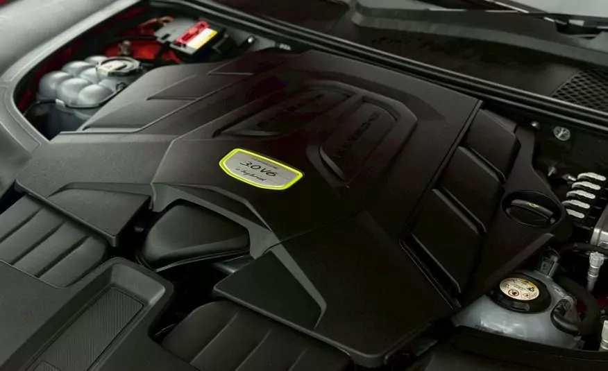 2019 Porsche Cayenne e-hybrid Coupe