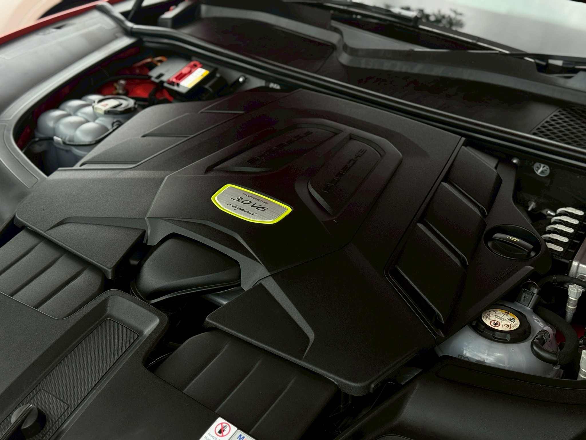 2019 Porsche Cayenne e-hybrid Coupe