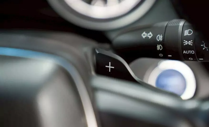 2019 TOYOTA CAMRY 2.5 HYBRID AT