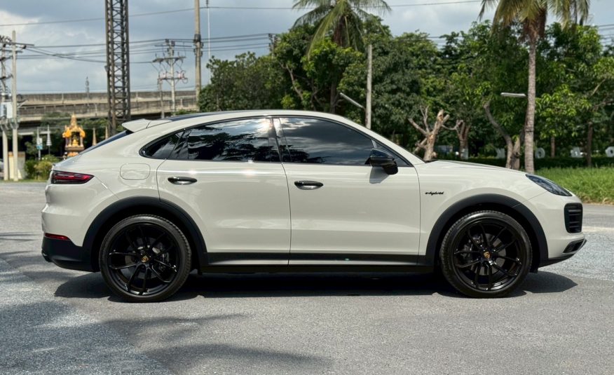2020 Porsche Cayenne e-hybrid Lightweight Coupe