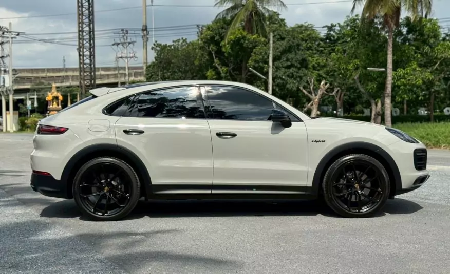 2020 Porsche Cayenne e-hybrid Lightweight Coupe