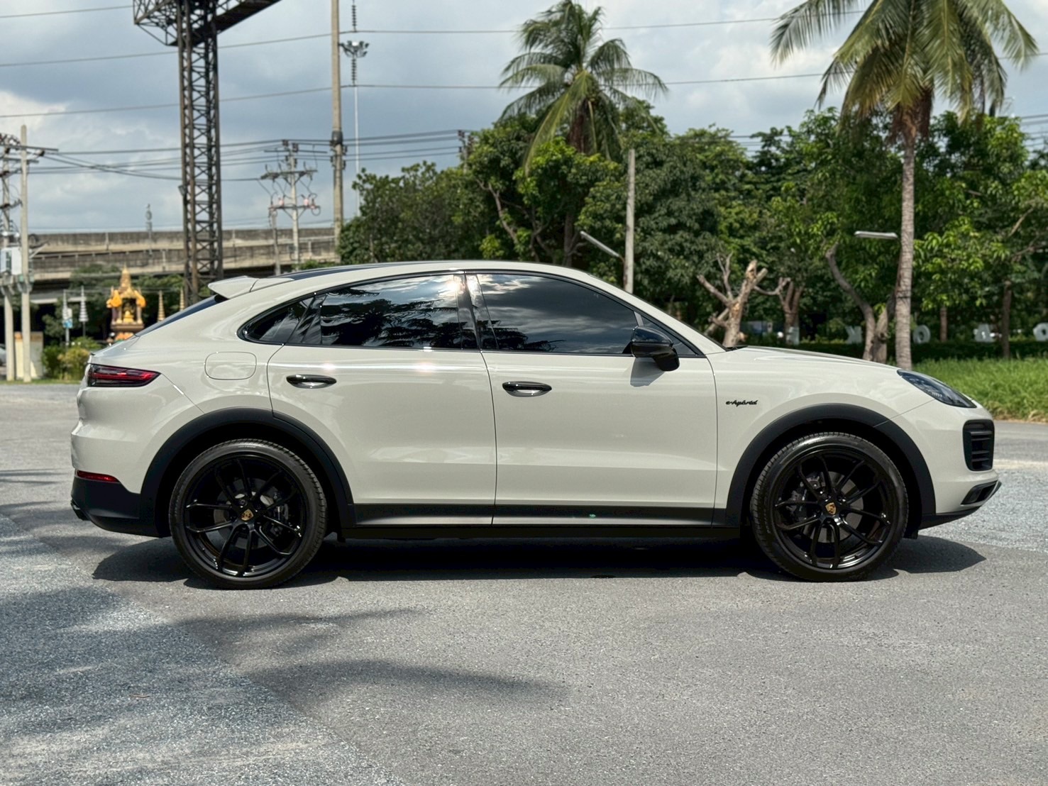 2020 Porsche Cayenne e-hybrid Lightweight Coupe