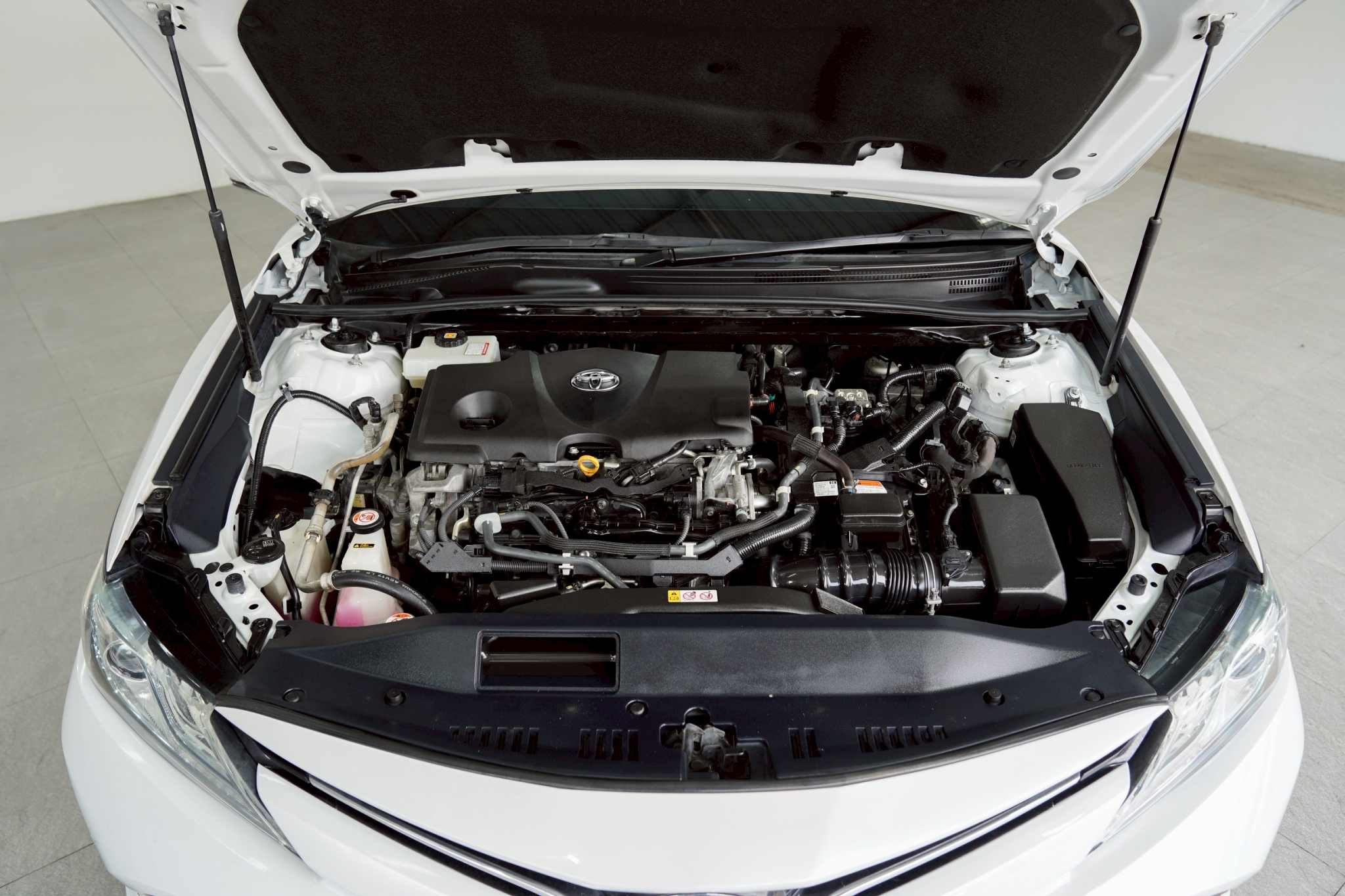 2019 TOYOTA CAMRY 2.5 HYBRID AT