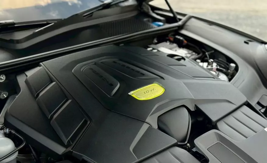 2020 Porsche Cayenne e-hybrid Lightweight Coupe