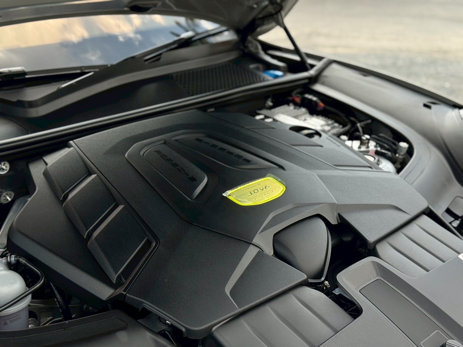 2020 Porsche Cayenne e-hybrid Lightweight Coupe