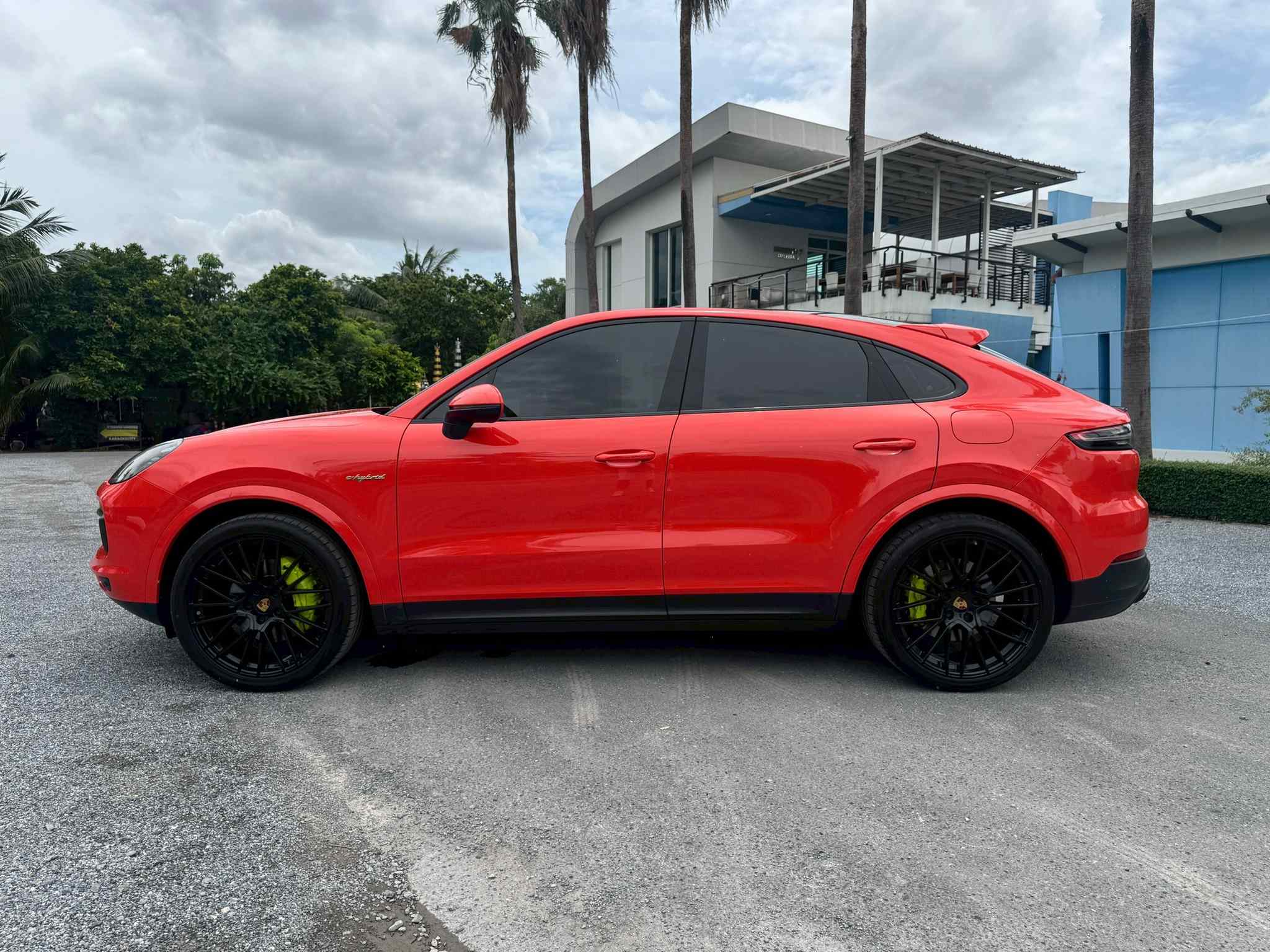 2019 Porsche Cayenne e-hybrid Coupe