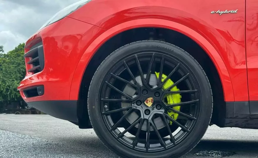 2019 Porsche Cayenne e-hybrid Coupe