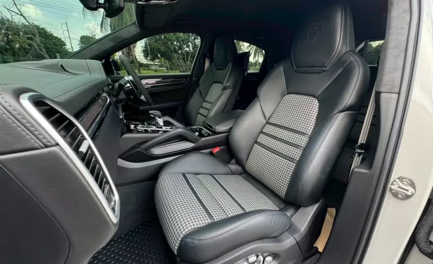 2020 Porsche Cayenne e-hybrid Lightweight Coupe