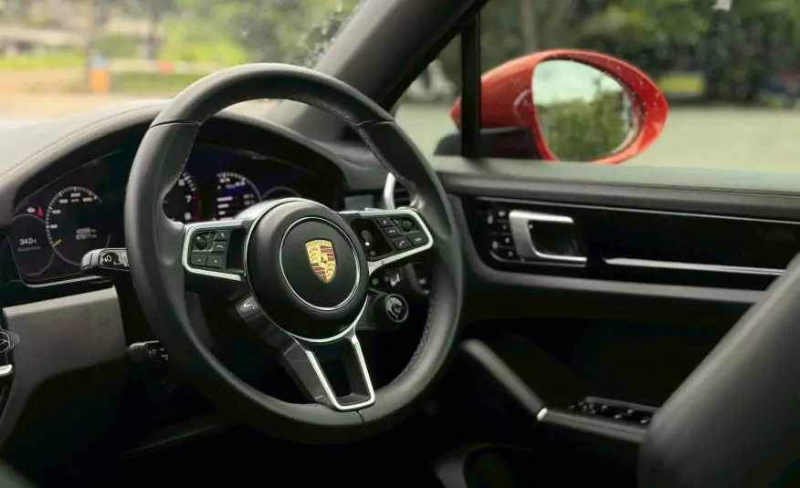 2019 Porsche Cayenne e-hybrid Coupe