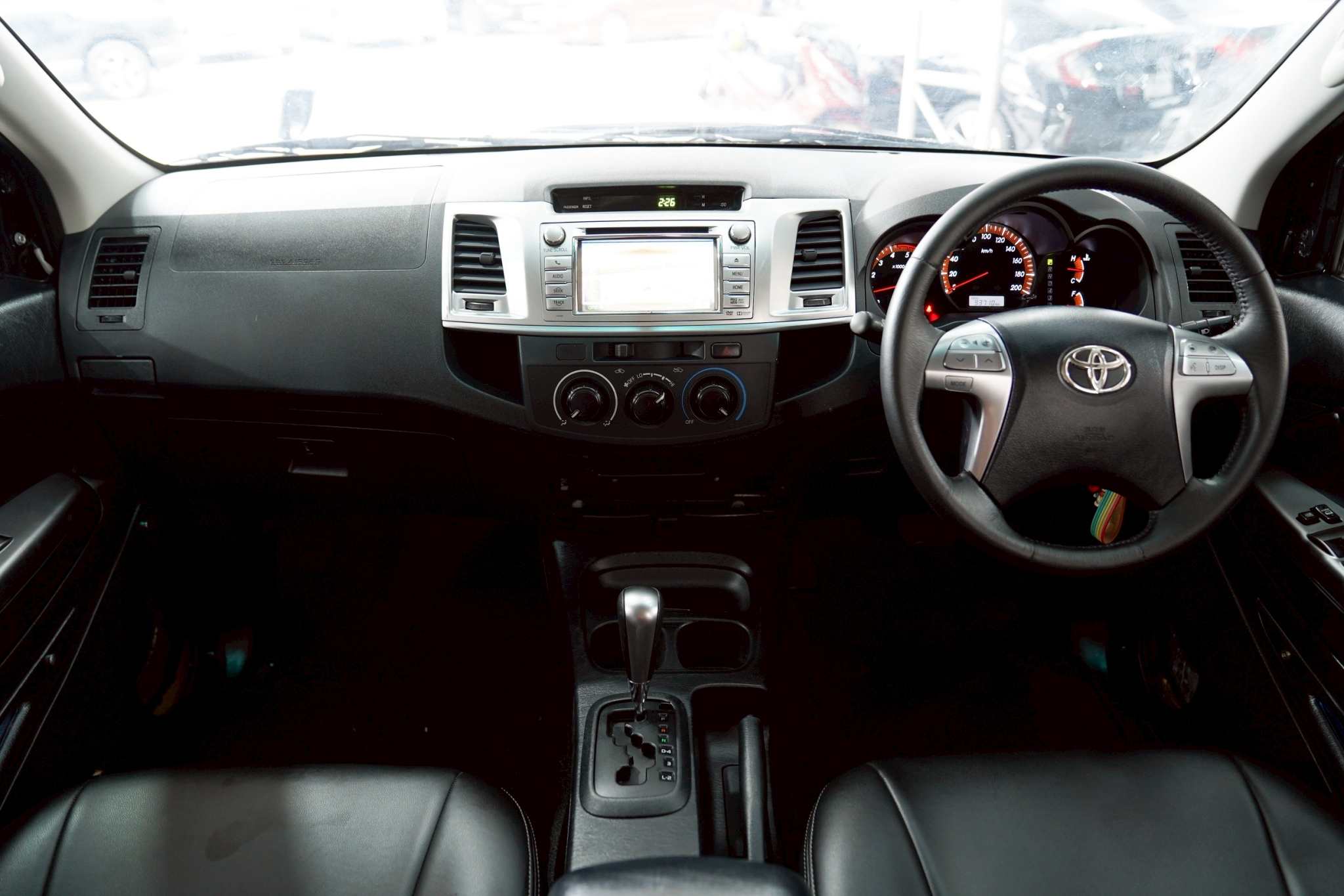 2013 TOYOTA HILUX VIGO 2.5 G AT