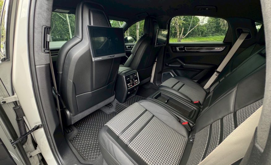 2020 Porsche Cayenne e-hybrid Lightweight Coupe