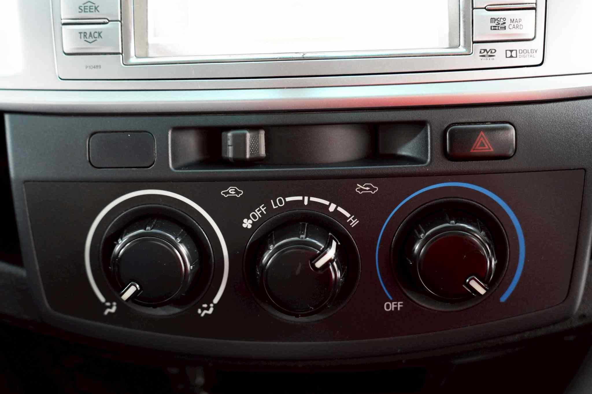 2013 TOYOTA HILUX VIGO 2.5 G AT