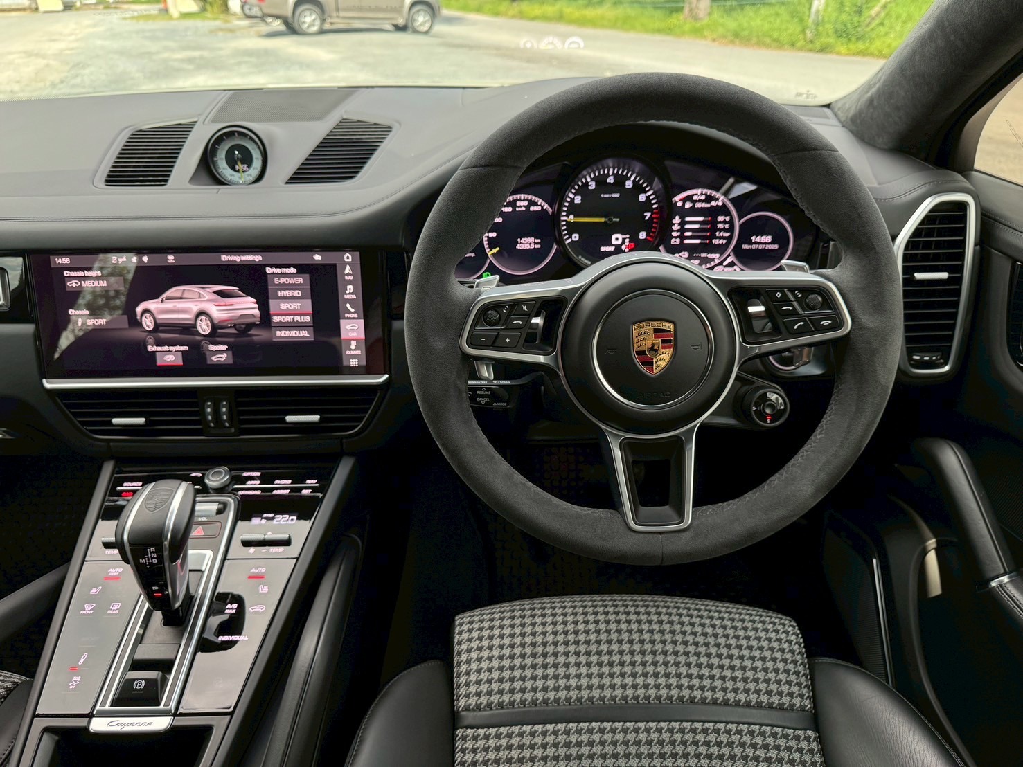 2020 Porsche Cayenne e-hybrid Lightweight Coupe