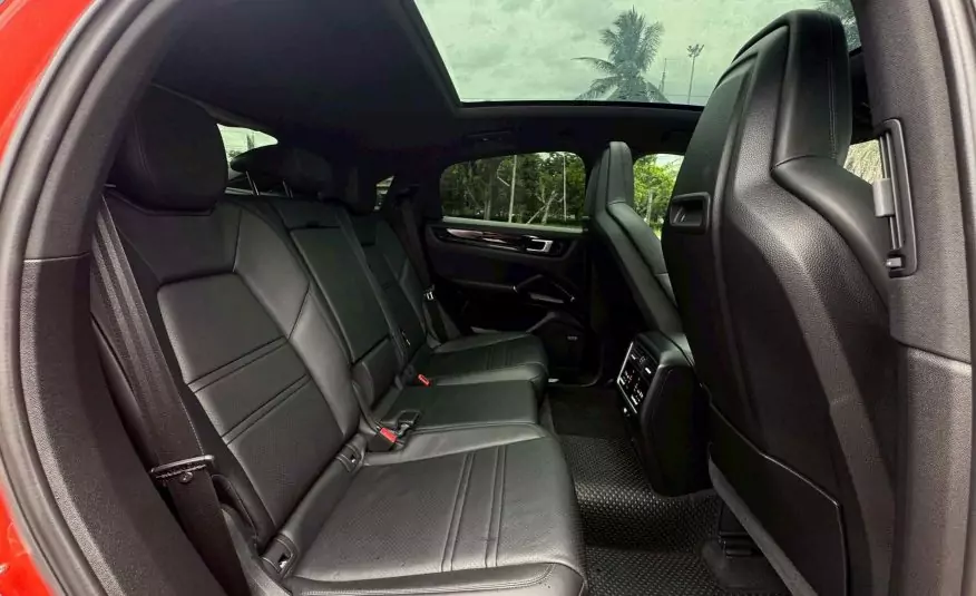 2019 Porsche Cayenne e-hybrid Coupe