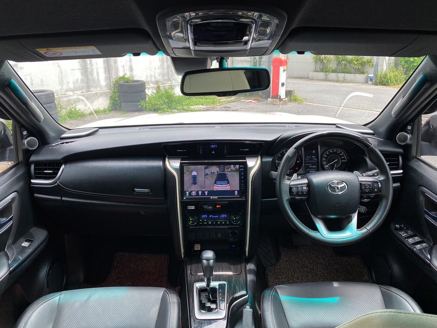 2022 Toyota Fortuner 2.8 LEGENDER 4WD รุ่นพิเศษ 60th