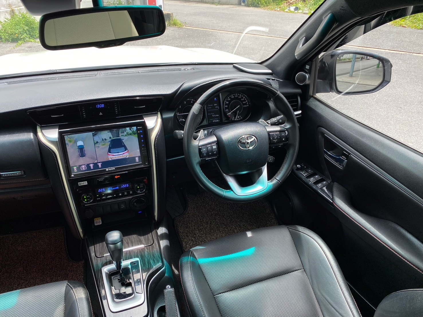 2022 Toyota Fortuner 2.8 LEGENDER 4WD รุ่นพิเศษ 60th