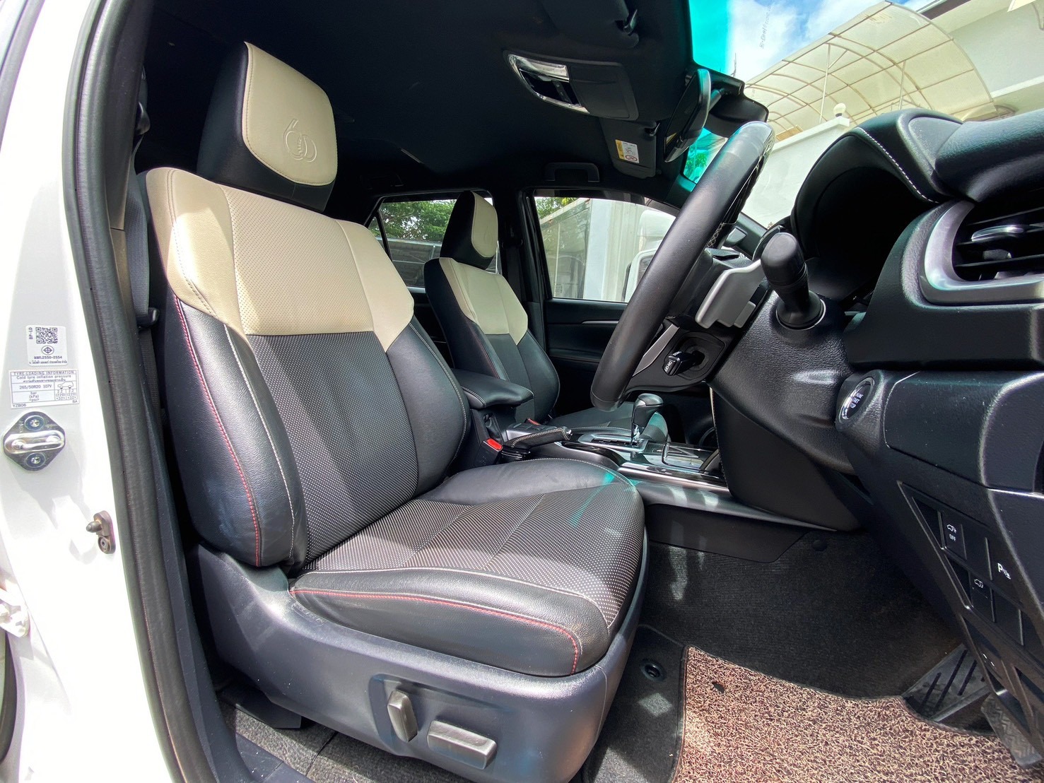 2022 Toyota Fortuner 2.8 LEGENDER 4WD รุ่นพิเศษ 60th
