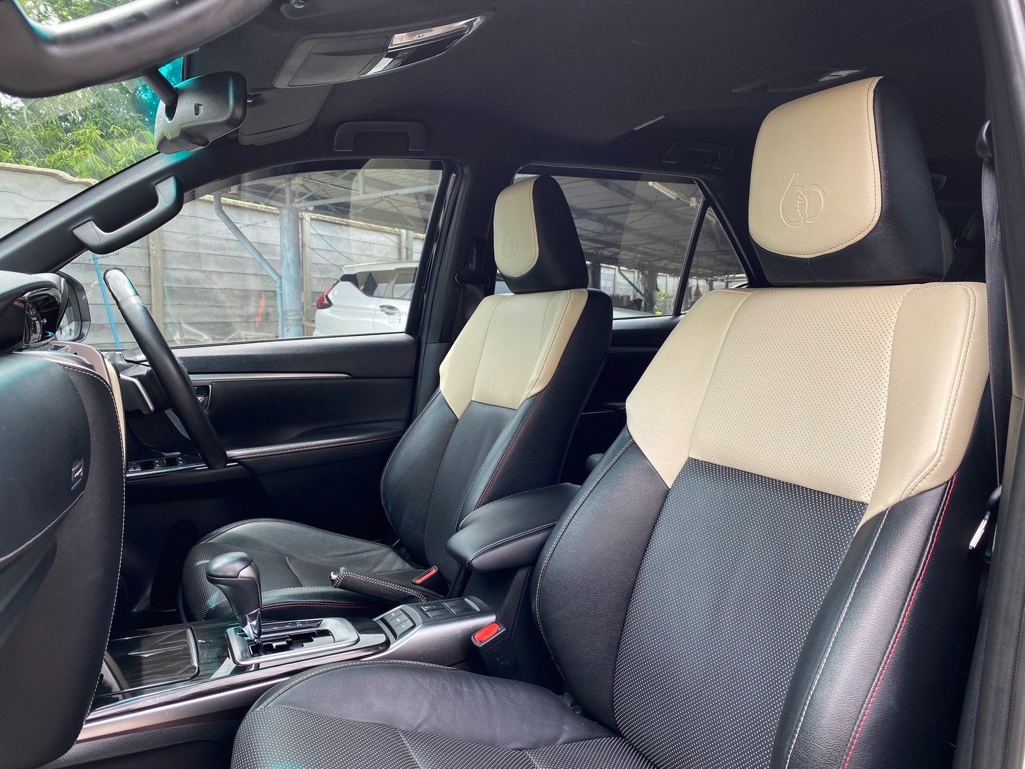 2022 Toyota Fortuner 2.8 LEGENDER 4WD รุ่นพิเศษ 60th