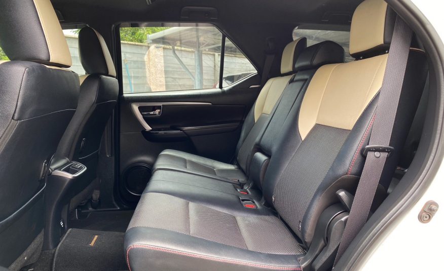 2022 Toyota Fortuner 2.8 LEGENDER 4WD รุ่นพิเศษ 60th