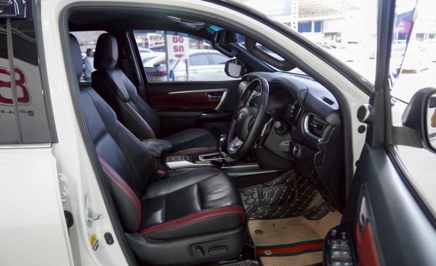 2020 TOYOTA FORTUNER 2.4 LEGENDER 4WD AT