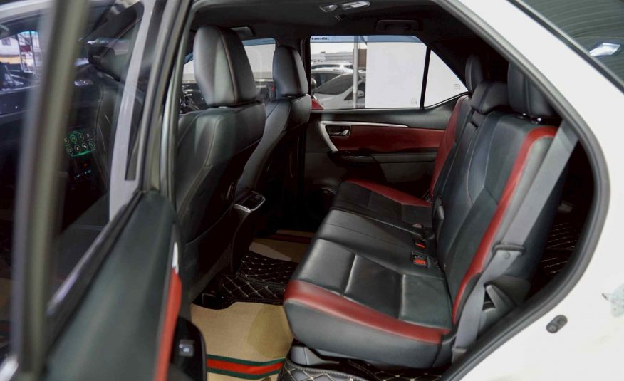 2020 TOYOTA FORTUNER 2.4 LEGENDER 4WD AT