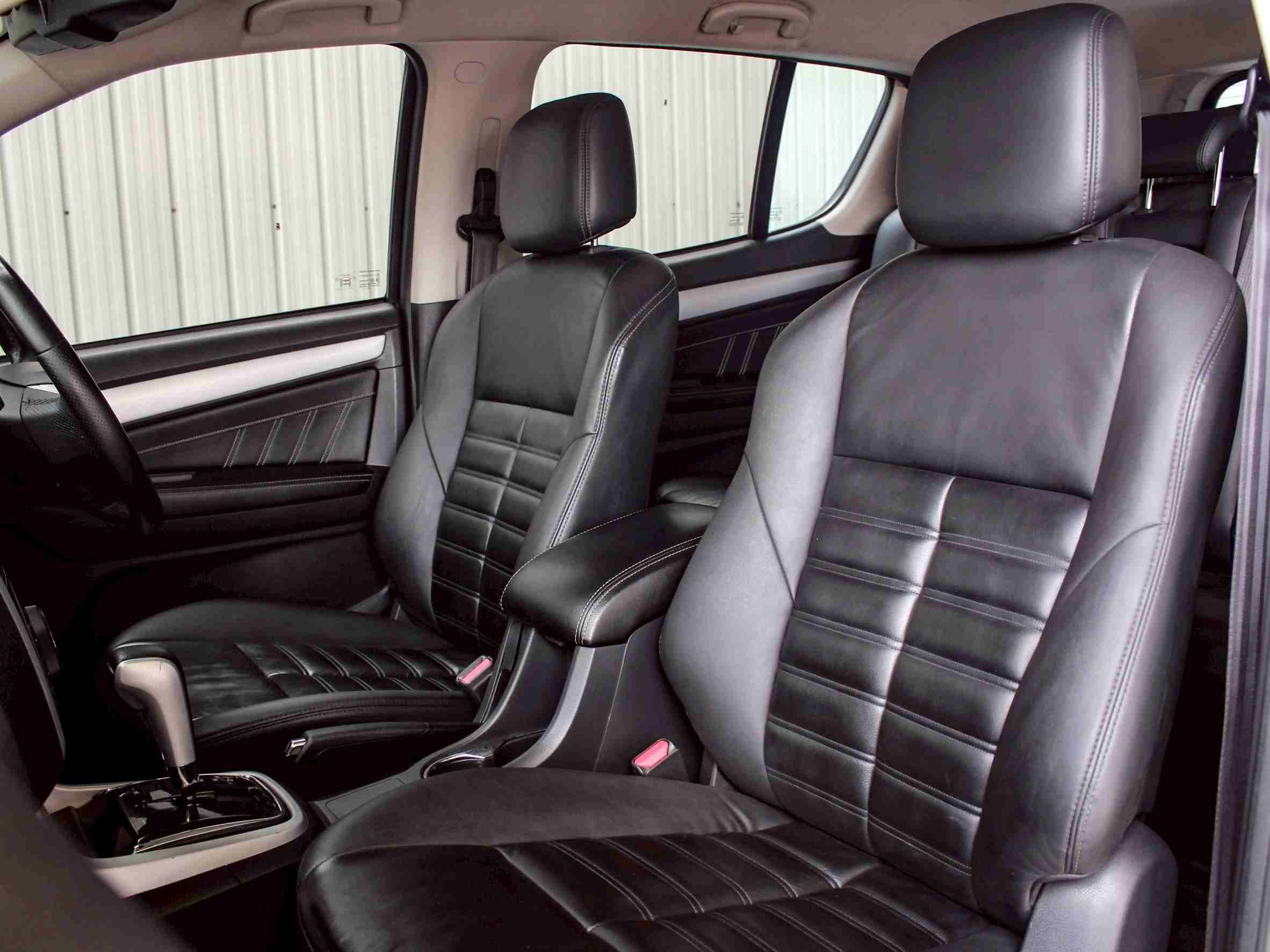 2019 ISUZU MUX 1.9 (DVD Navi