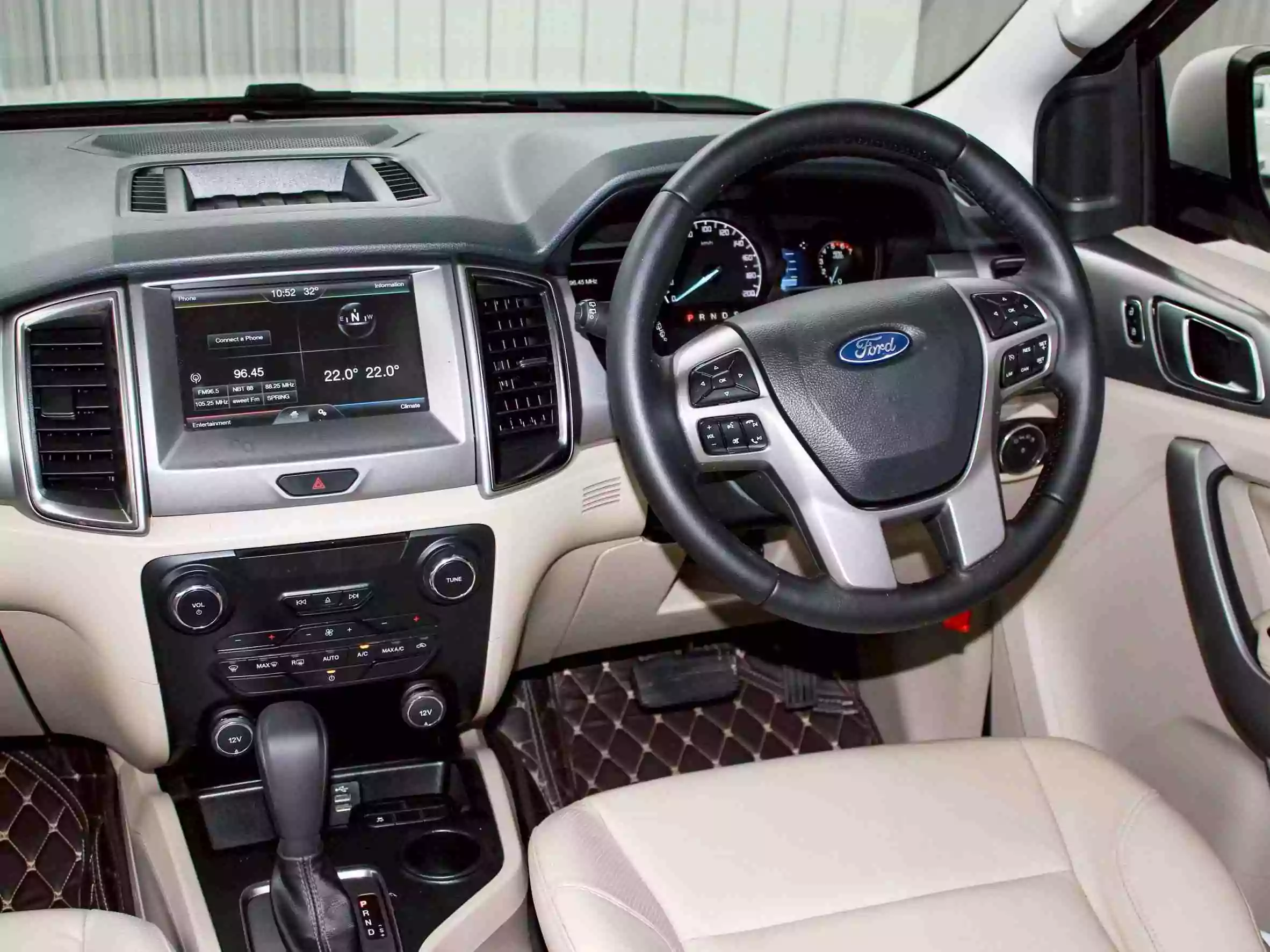 2015 FORD EVEREST 2.2 TITANIUM 2WD
