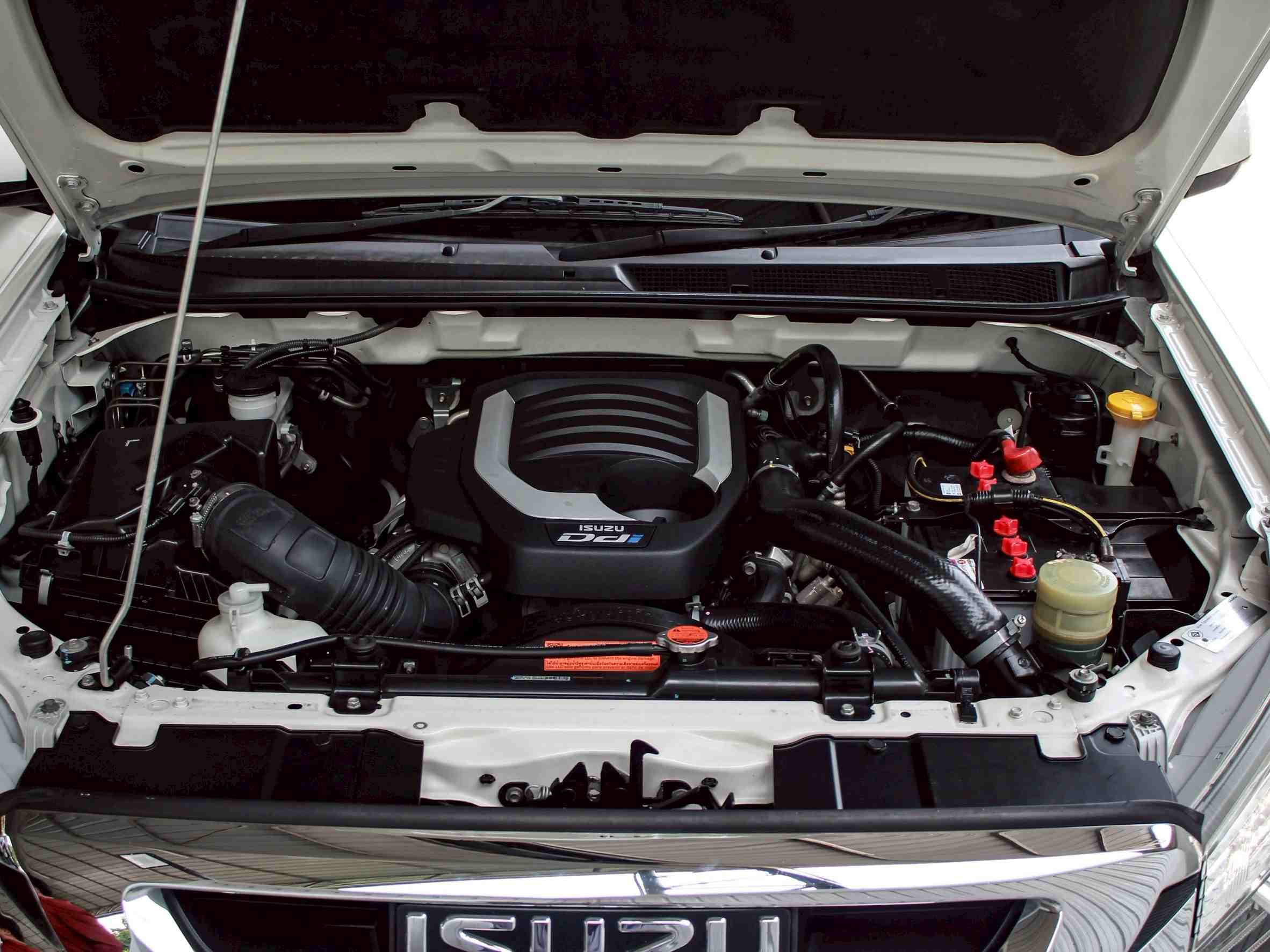 2019 ISUZU MUX 1.9 (DVD Navi