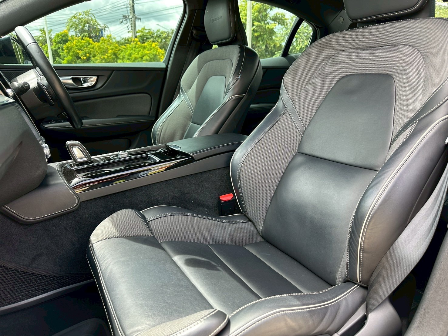 2020 VOLVO S60 T8 R-Design AWD