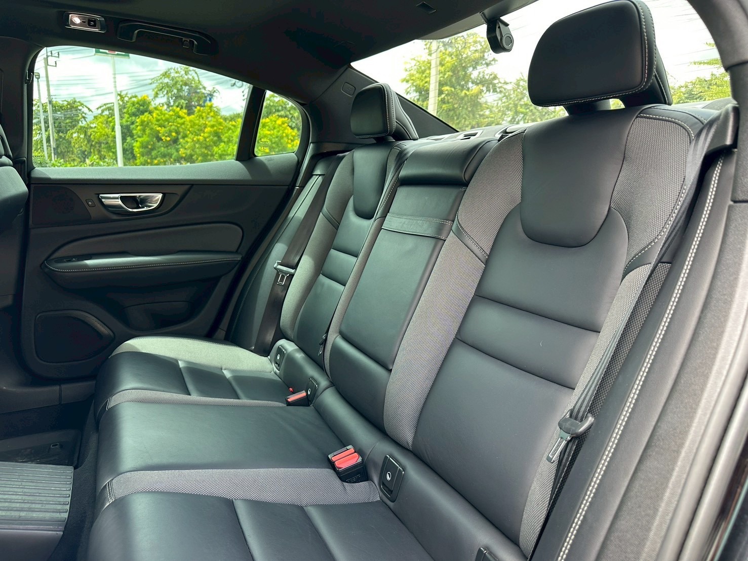 2020 VOLVO S60 T8 R-Design AWD