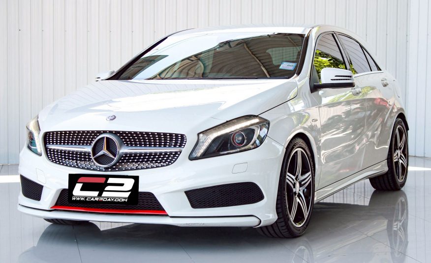 2013 Benz A250 AMG Sport 2.0 W176 Sport Hatchback