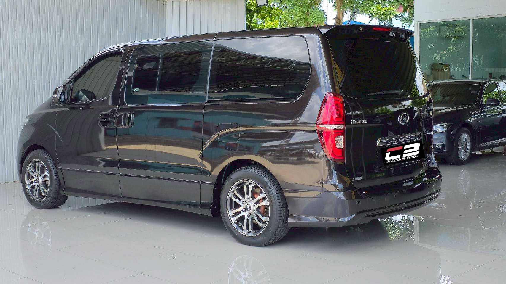 2019 HYUNDAI H1 DELUXE