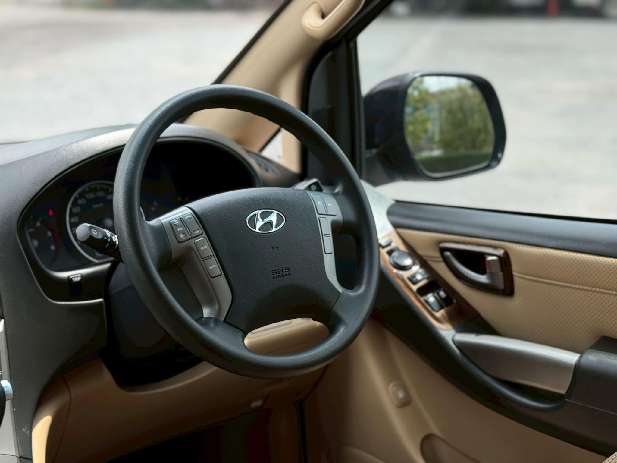 2019 Hyundai H1 Elite