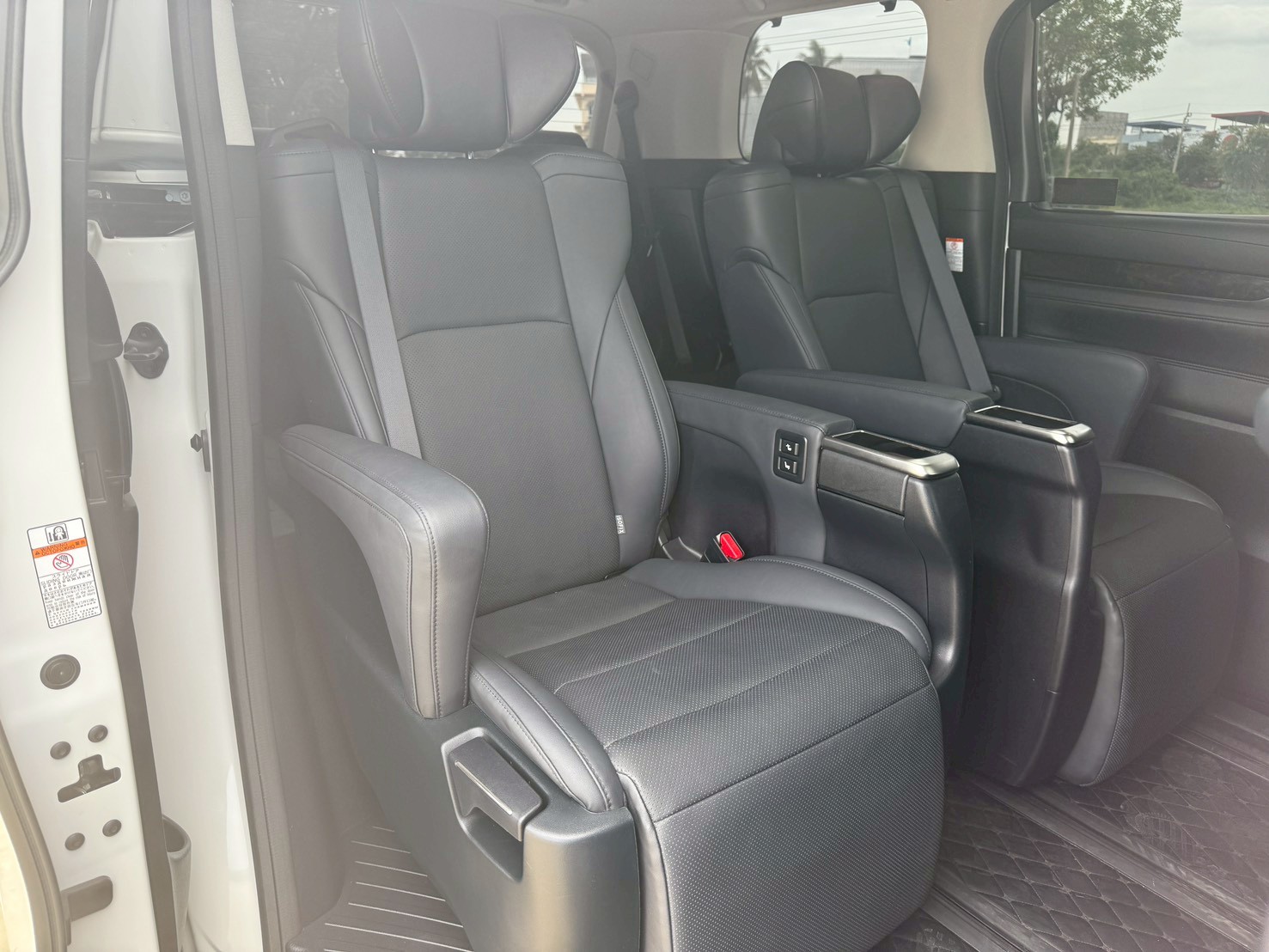 2022 TOYOTA ALPHARD 2.5 SC PACKAGE