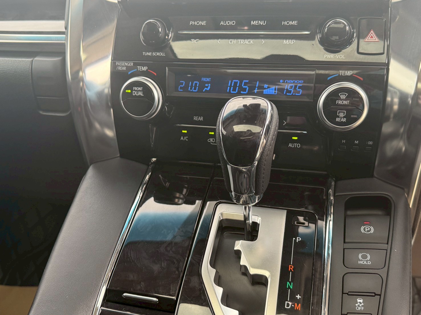 2022 TOYOTA ALPHARD 2.5 SC PACKAGE