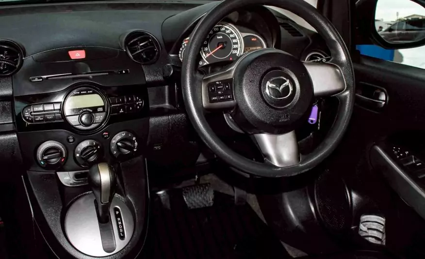 2012 MAZDA MAZDA2 1.5 Spirit