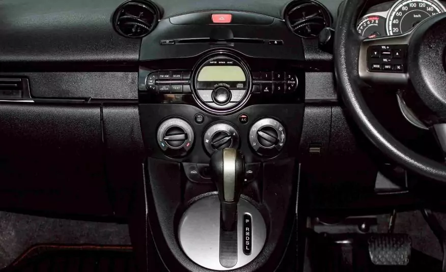 2012 MAZDA MAZDA2 1.5 Spirit
