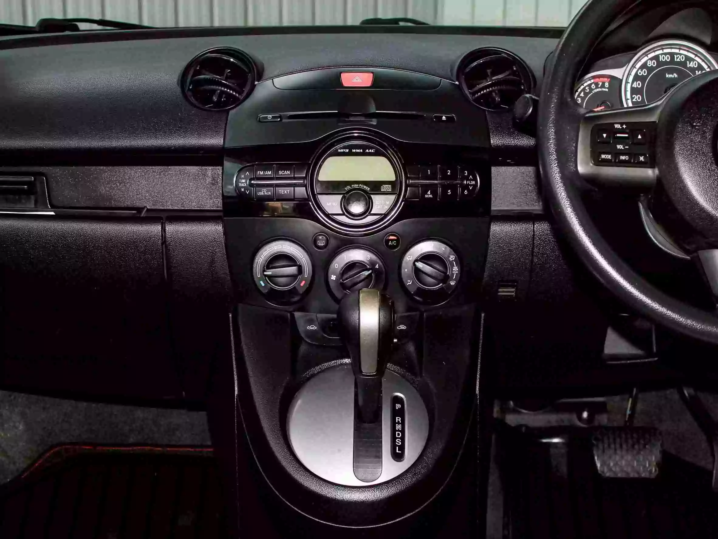 2012 MAZDA MAZDA2 1.5 Spirit