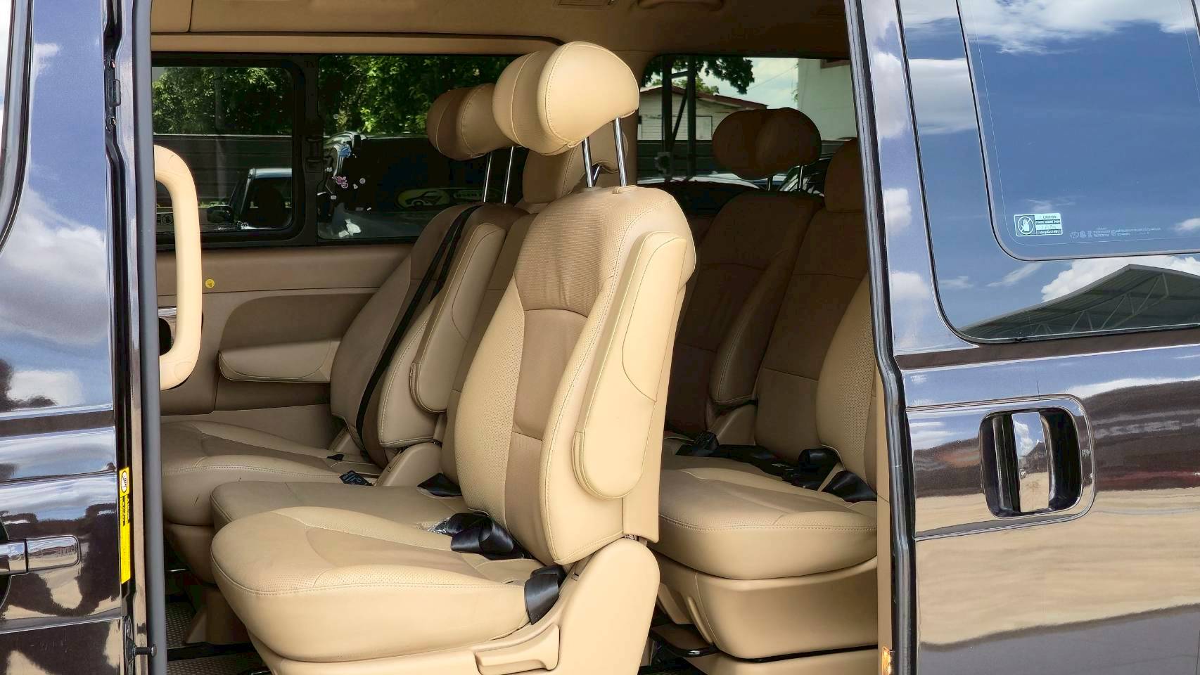 2019 HYUNDAI H1 DELUXE