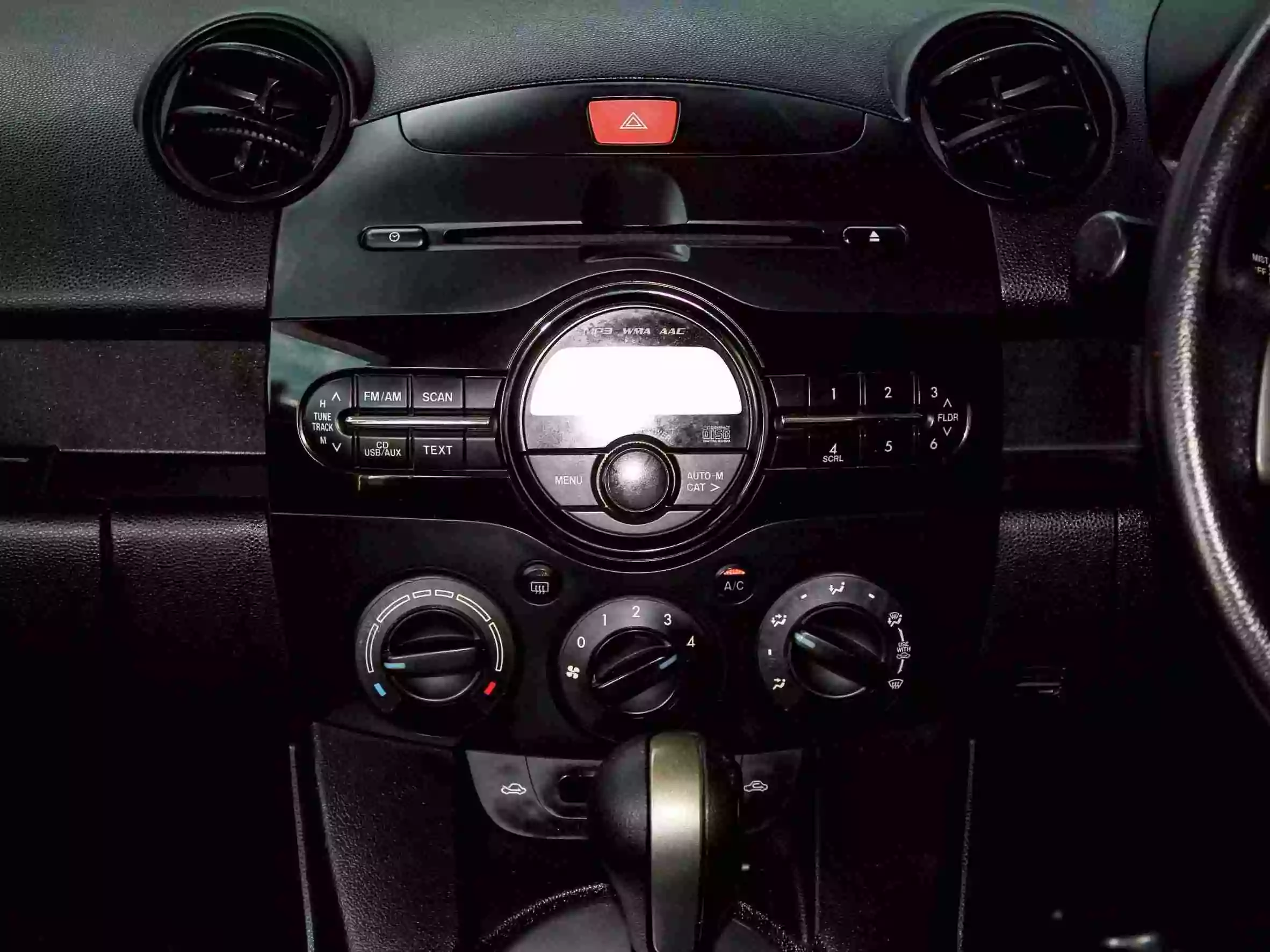 2012 MAZDA MAZDA2 1.5 Spirit