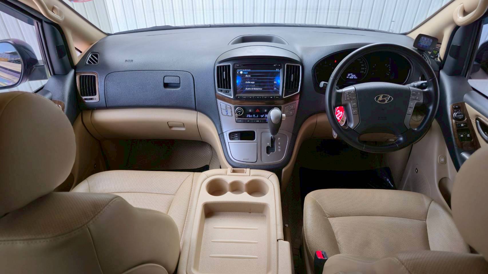 2019 HYUNDAI H1 DELUXE