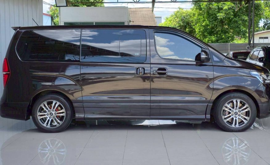 2019 HYUNDAI H1 DELUXE