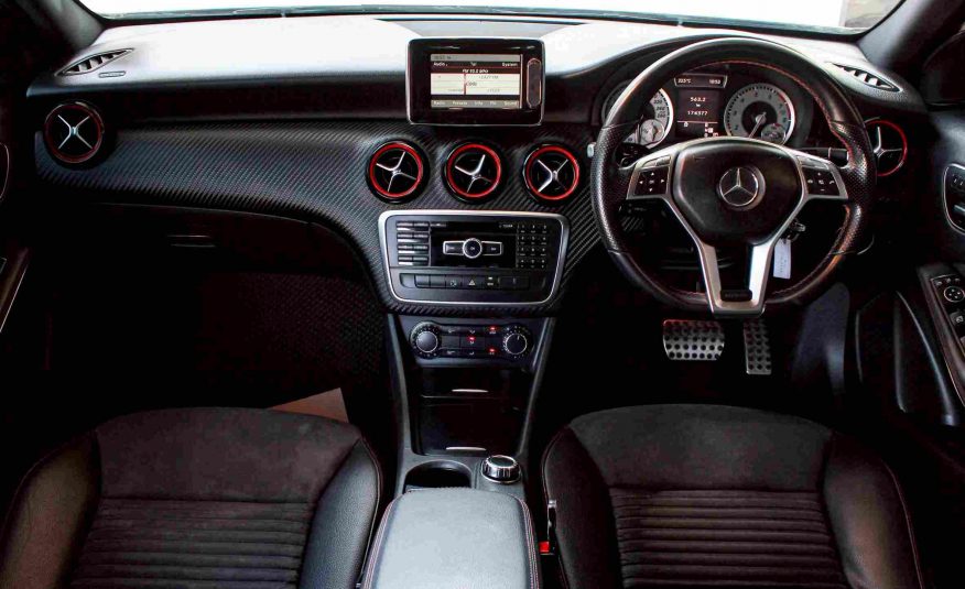 2013 Benz A250 AMG Sport 2.0 W176 Sport Hatchback
