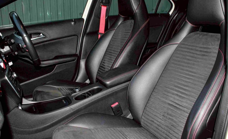 2013 Benz A250 AMG Sport 2.0 W176 Sport Hatchback