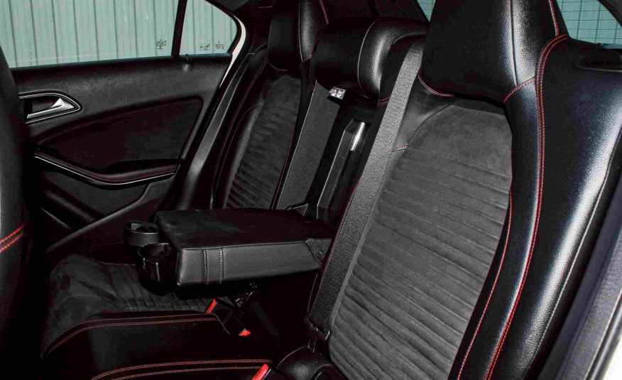 2013 Benz A250 AMG Sport 2.0 W176 Sport Hatchback