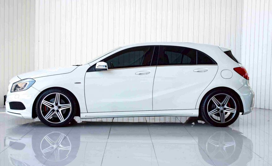 2013 Benz A250 AMG Sport 2.0 W176 Sport Hatchback