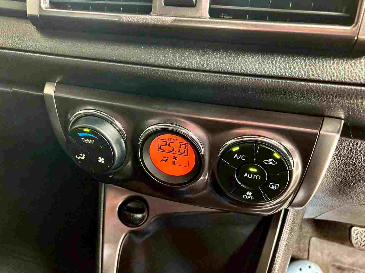 2014 TOYOTA YARIS 1.2 G