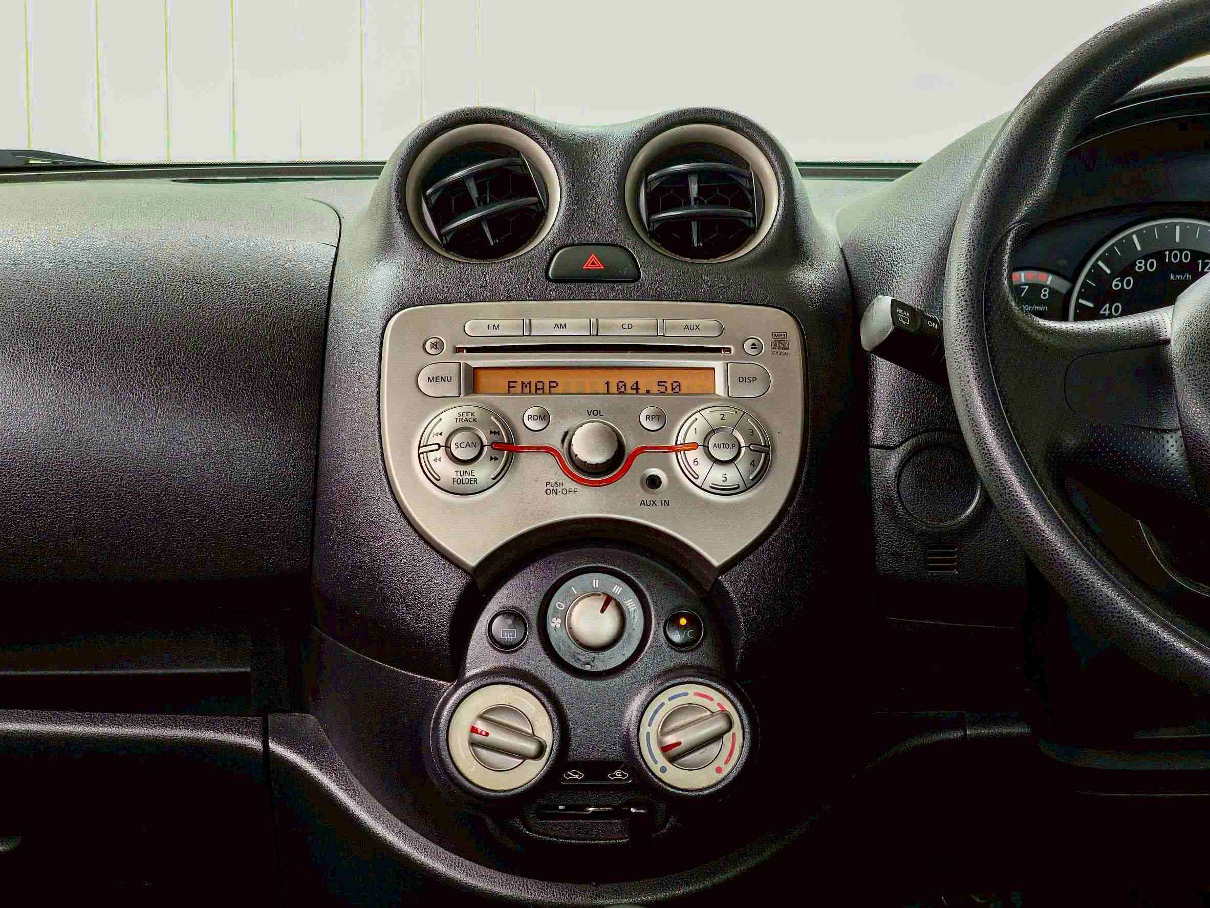 2010 NISSAN MARCH 1.2 E