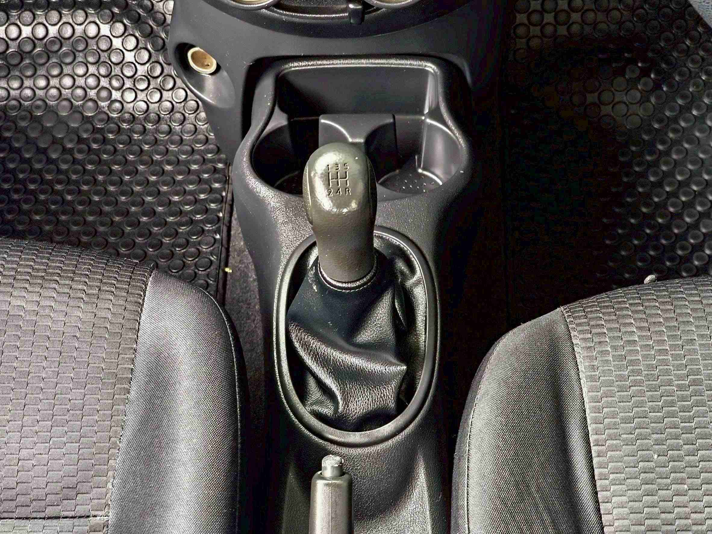 2010 NISSAN MARCH 1.2 E