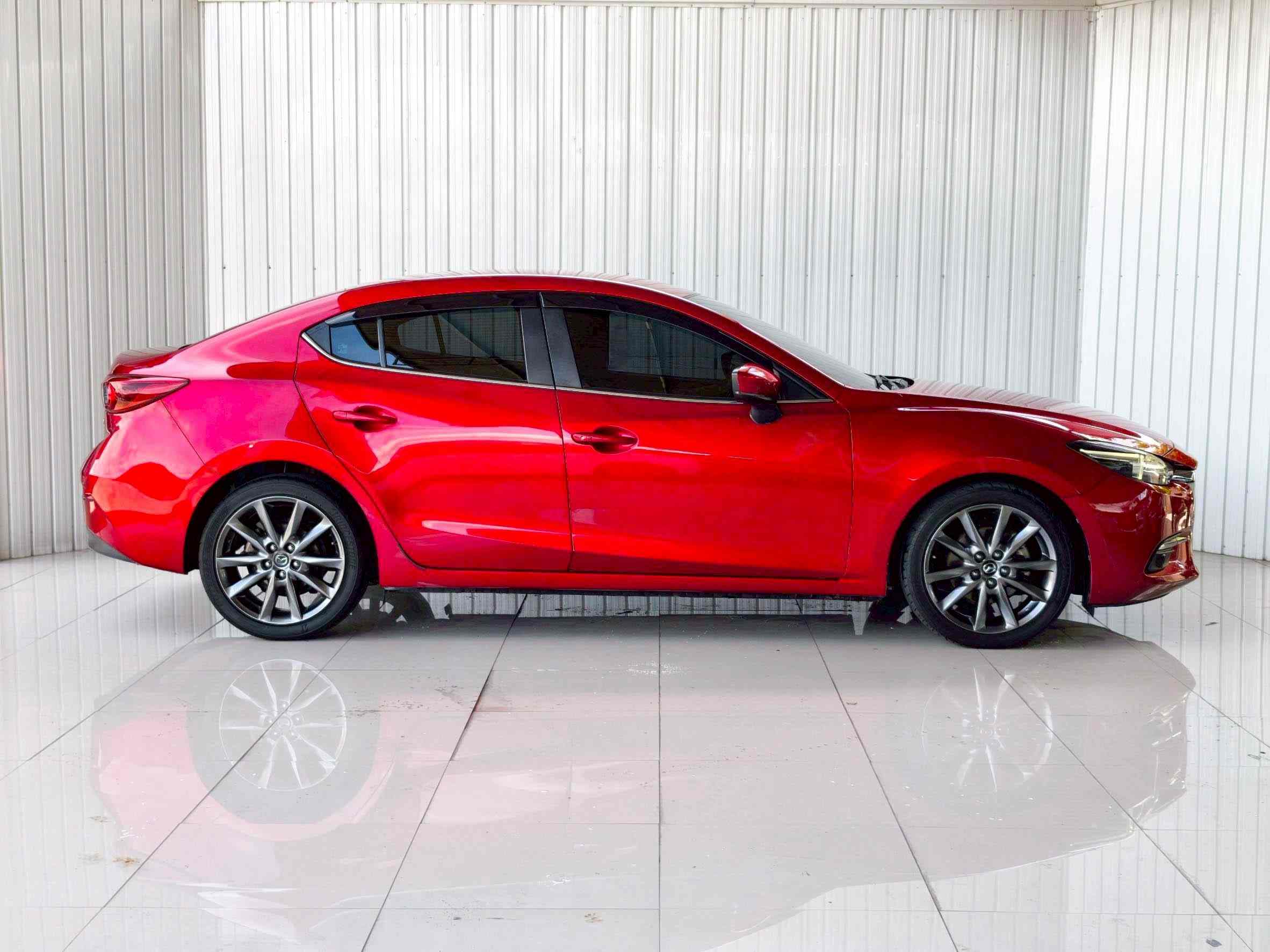 2019 MAZDA MAZDA3 2.0 S